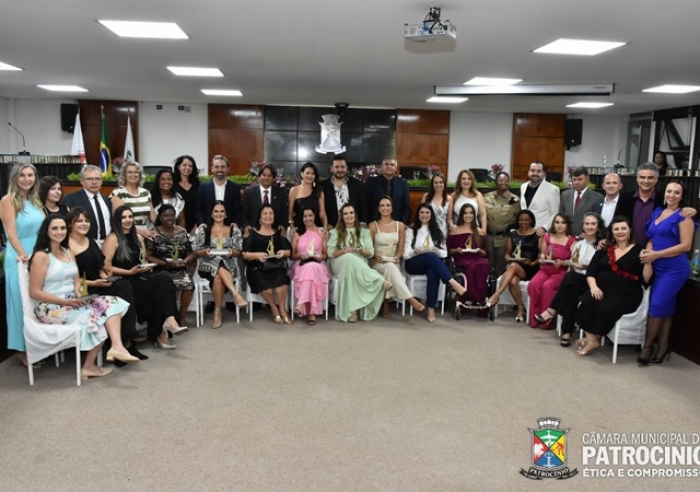 TROFÉU &quot;MULHERES DE EXPRESSÃO&quot;: CÂMARA MUNICIPAL HOMENAGEIA MULHERES PATROCINENSES