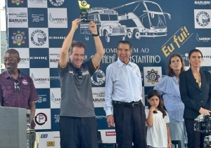 PATROCINENSE NENÊ CONSTANTINO É HOMENAGEADO NA BUSBRASIL FEST 2024