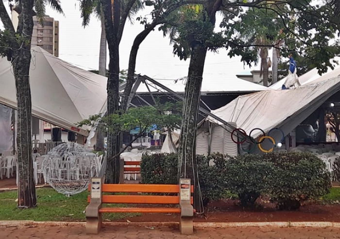 ESTRUTURA DA FESTA DE SANTA LUZIA NÃO SUPORTOU TEMPESTADE