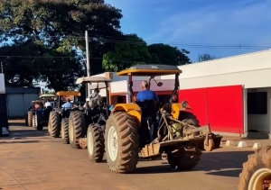 BATALHÃO DE ROÇADEIRAS: MUTIRÃO DE LIMPEZA ATACA LOTES VAGOS DA CIDADE