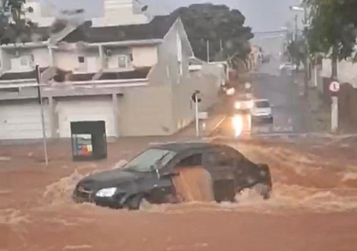 PATROCÍNIO NA LISTAS DAS CIDADES QUE DEVEM SOFRER COM TEMPESTADES ATÉ ESTA QUARTA (12)