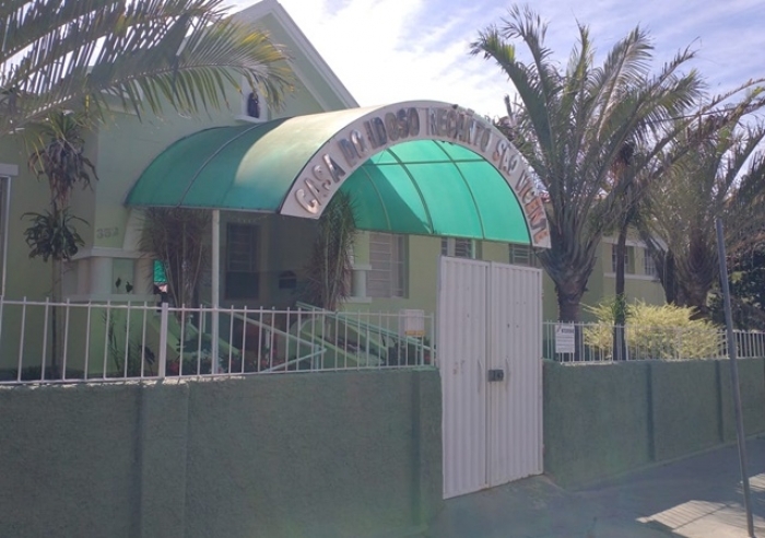 CASA DO IDOSO REALIZA BARRACA JUNINA EM SISTEMA DRIVE-THRU