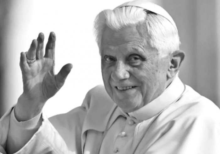 PAPA EMÉRITO BENTO XVI MORRE AOS 95 ANOS