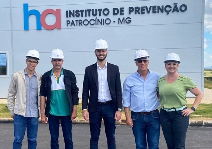 ASSESSOR DO VICE-GOVERNADOR DE MG VISITA OBRAS DO HC PATROCÍNIO