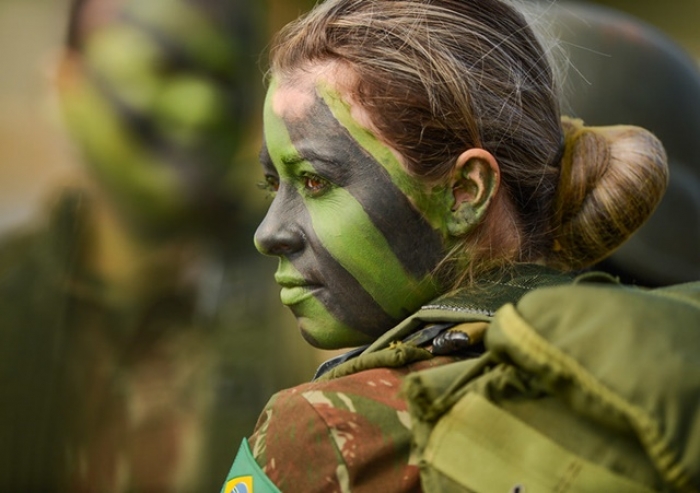 CERCA DE 7 MIL MULHERES SE ALISTARAM NO SERVIÇO MILITAR EM APENAS 2 DIAS