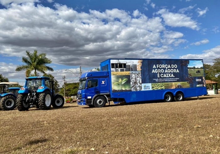 DEPUTADA FEDERAL GREYCE ELIAS COMUNICA CAMINHÃO AGRO CAIXA EM PATROCÍNIO E REGIÃO