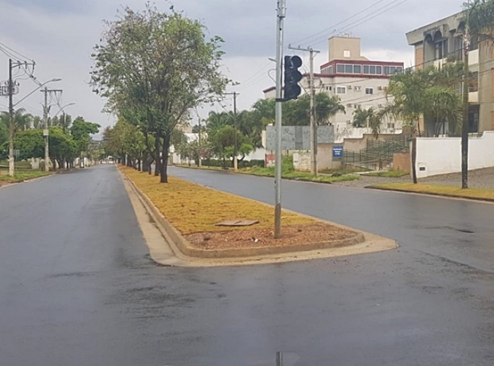 AVENIDA JOÃO ALVES PASSA PELO PRIMEIRO TESTE CHUVOSO