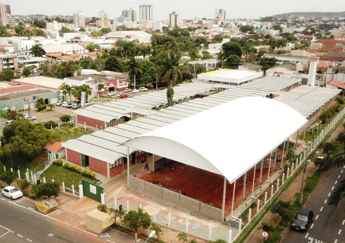 CONSTRUÇÃO DA QUADRA COBERTA NA APAE SEGUE DENTRO DO CRONOGRAMA