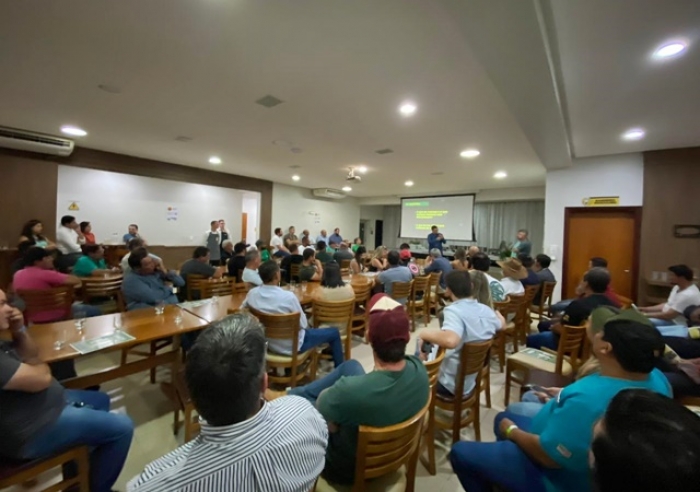 JAIR BOLSONARO PARTICIPA DE PALESTRA COM O DEPUTADO CAPOREZZO EM PATROCÍNIO