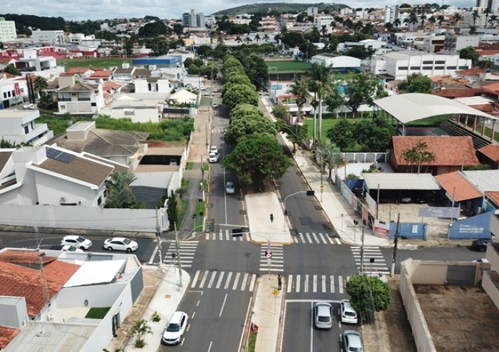 DEIRÓ PROMETE PARA MARÇO RETOMADA DAS OBRAS DE REVITALIZAÇÃO DA AVENIDA DO CATIGUÁ