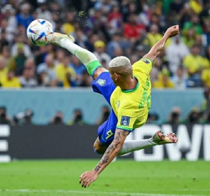 CATAR | COM UM GOLAÇO DO POMBO, BRASIL VENCE A SÉRVIA POR 2 X 0