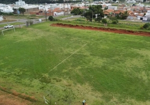 ARENA KLEBER GUARDA, NO BAIRRO CARAJÁS, TERÁ GRAMA SINTÉTICA