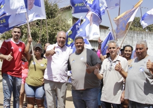 APOIADO POR CARLÃO, ZÉ EUSTÁQUIO VISITA BAIRRO SERRA NEGRA