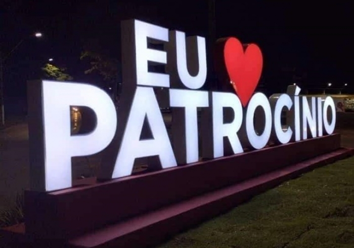 TOTEM ‘EU ♥️ PATROCÍNIO’ JÁ ESTÁ NO TREVO DA BR 365