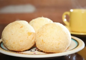 HOJE É O DIA NACIONAL DO PÃO DE QUEIJO