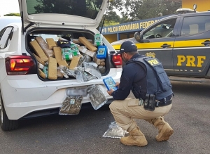 PRF JÁ APREENDEU 4,1 TONELADAS DE DROGAS NA 365