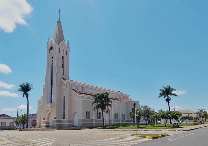 PARÓQUIA DE N SRA DO PATROCÍNIO TEM NOVO PÁROCO