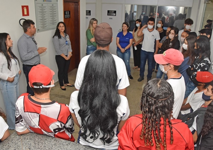 ESCOLA DO LEGISLATIVO PROMOVEU VISITAÇÃO DE ESTUDANTES NA CÂMARA MUNICIPAL