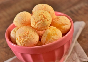 COMEMORE! HOJE É O DIA NACIONAL DO PÃO DE QUEIJO