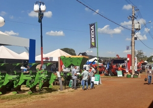 CONSELHEIROS E FUNCIONÁRIOS DA COOPA VISITAM A AGRISHOW 2022