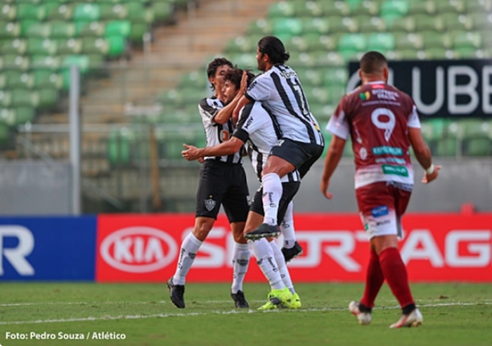 CAP PERDE POR 3X1 PARA O GALO E CAI NA TABELA DE CLASSIFICAÇÃO